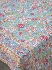 VIBRANT PAISLEY DELIGHT