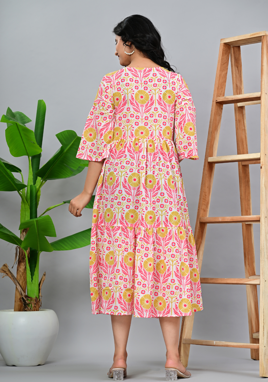 Warm Petal Everyday – Tiered Floral 60s Cambric Dress