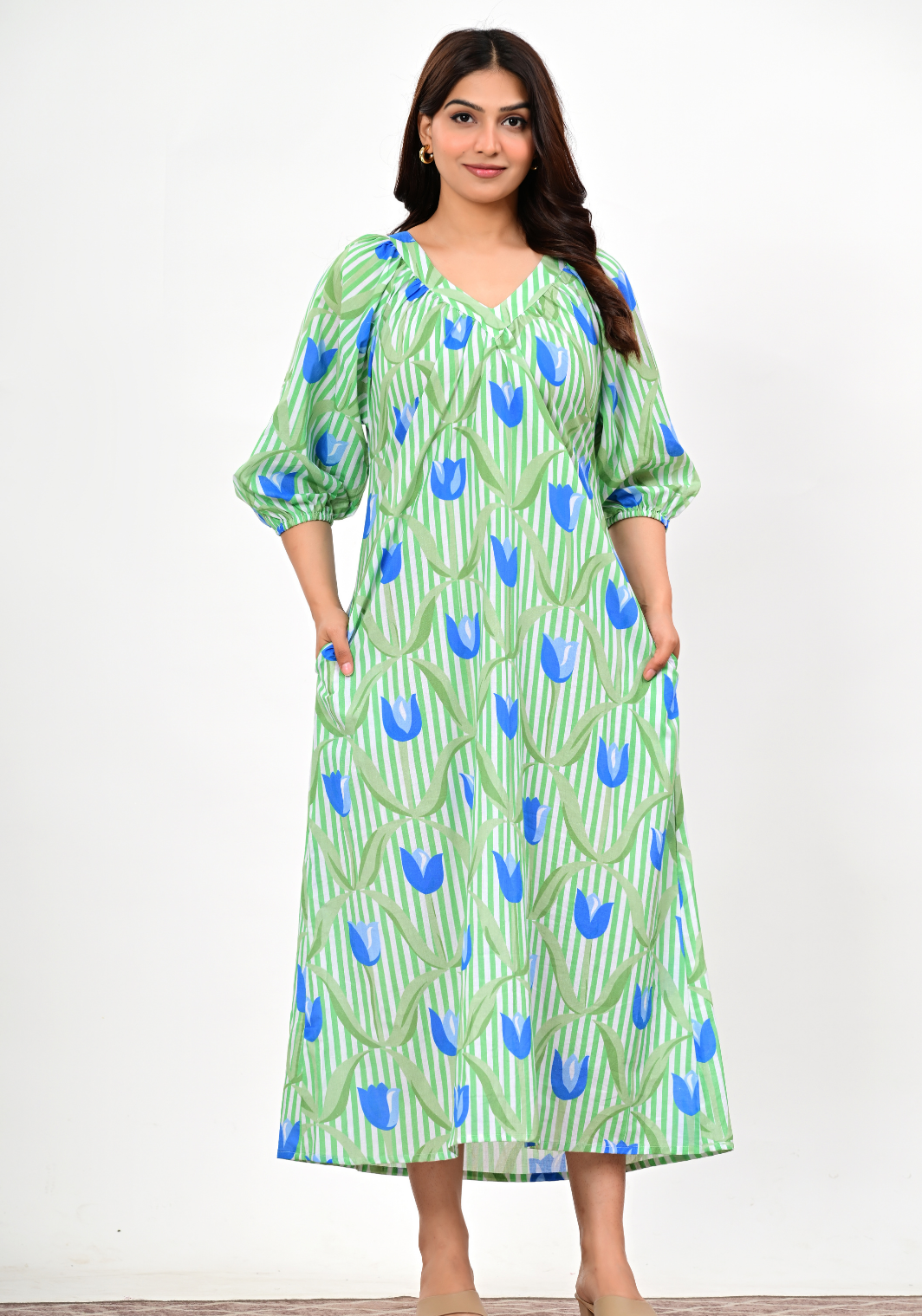 Spring Meadow Flow – Tulip Print 60s Cambric Maxi Dress