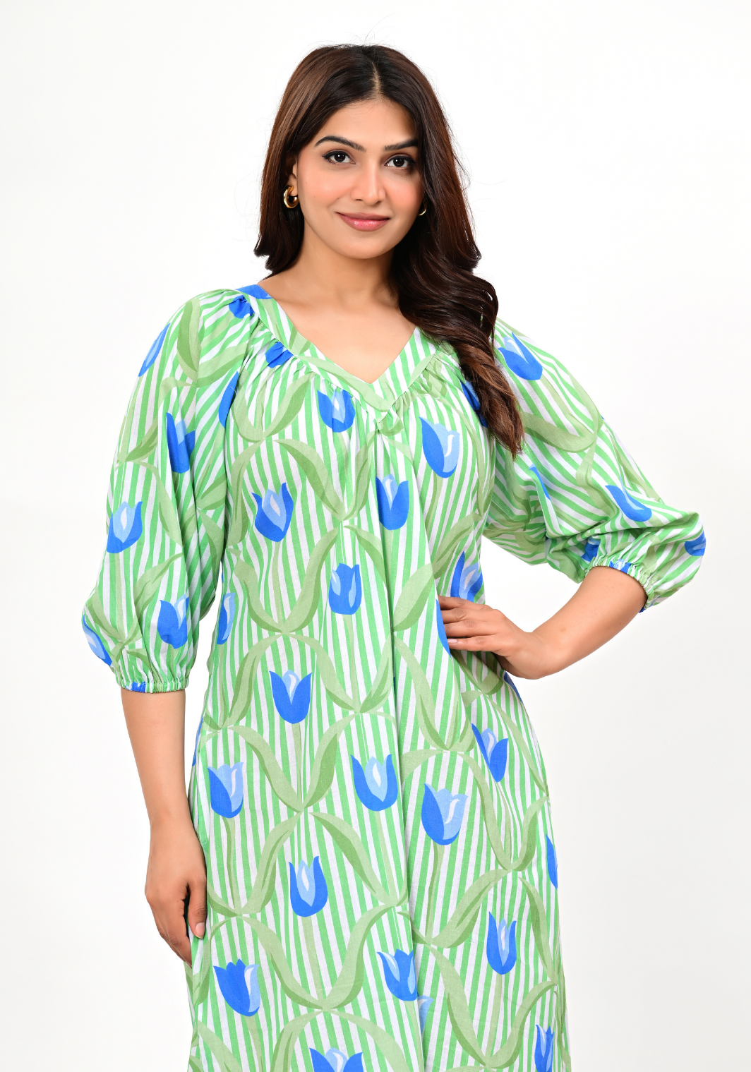 Spring Meadow Flow – Tulip Print 60s Cambric Maxi Dress