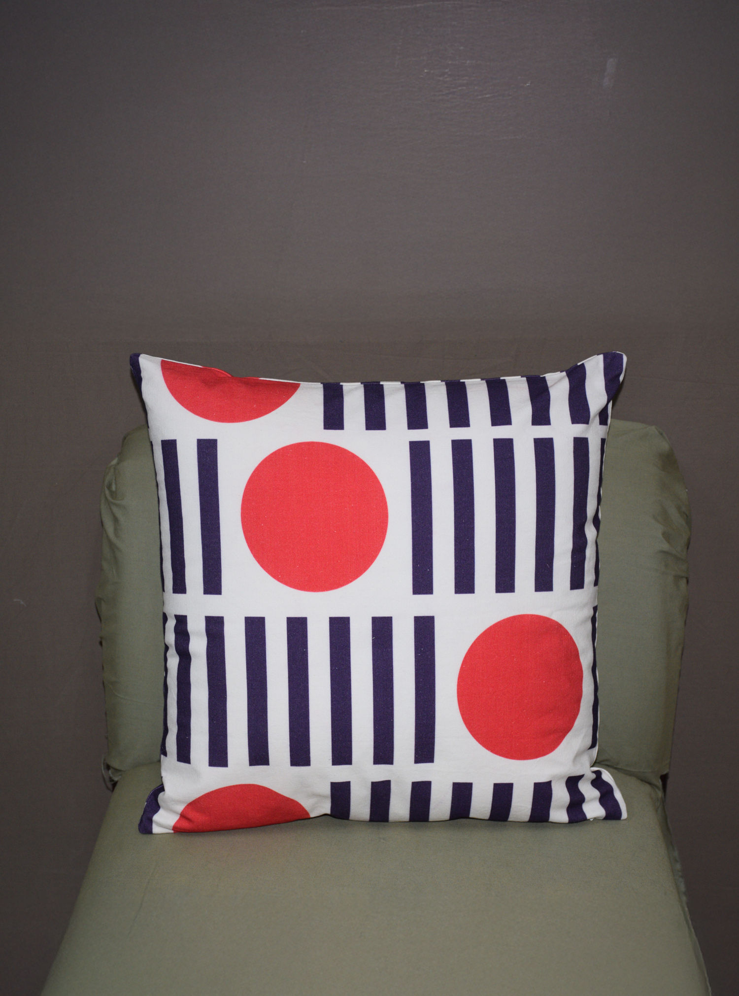 GEO POP CUSHION COVER WITH FILLER