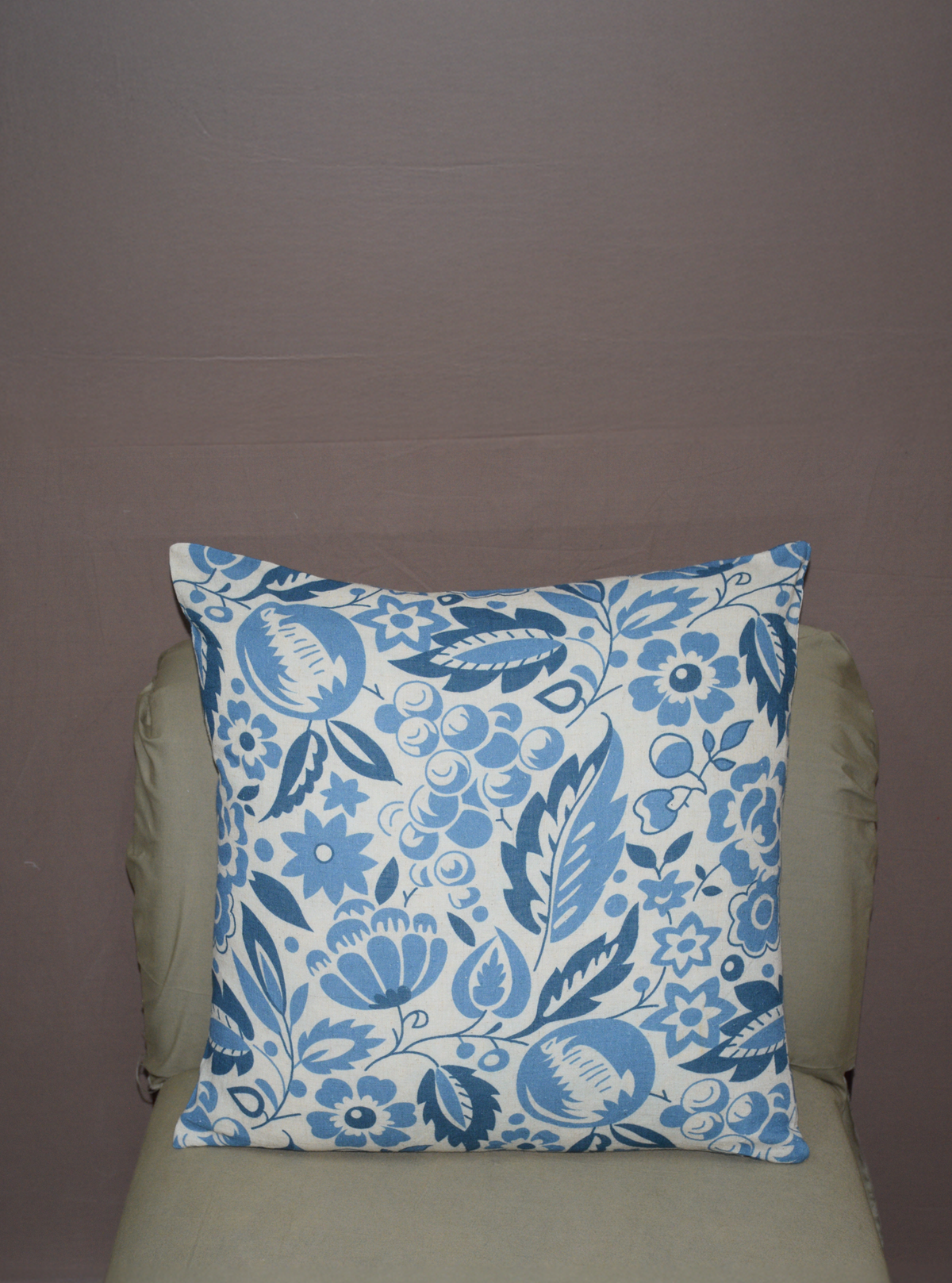 INDIGO GARDEN CUSHION COVER WITH FILLER