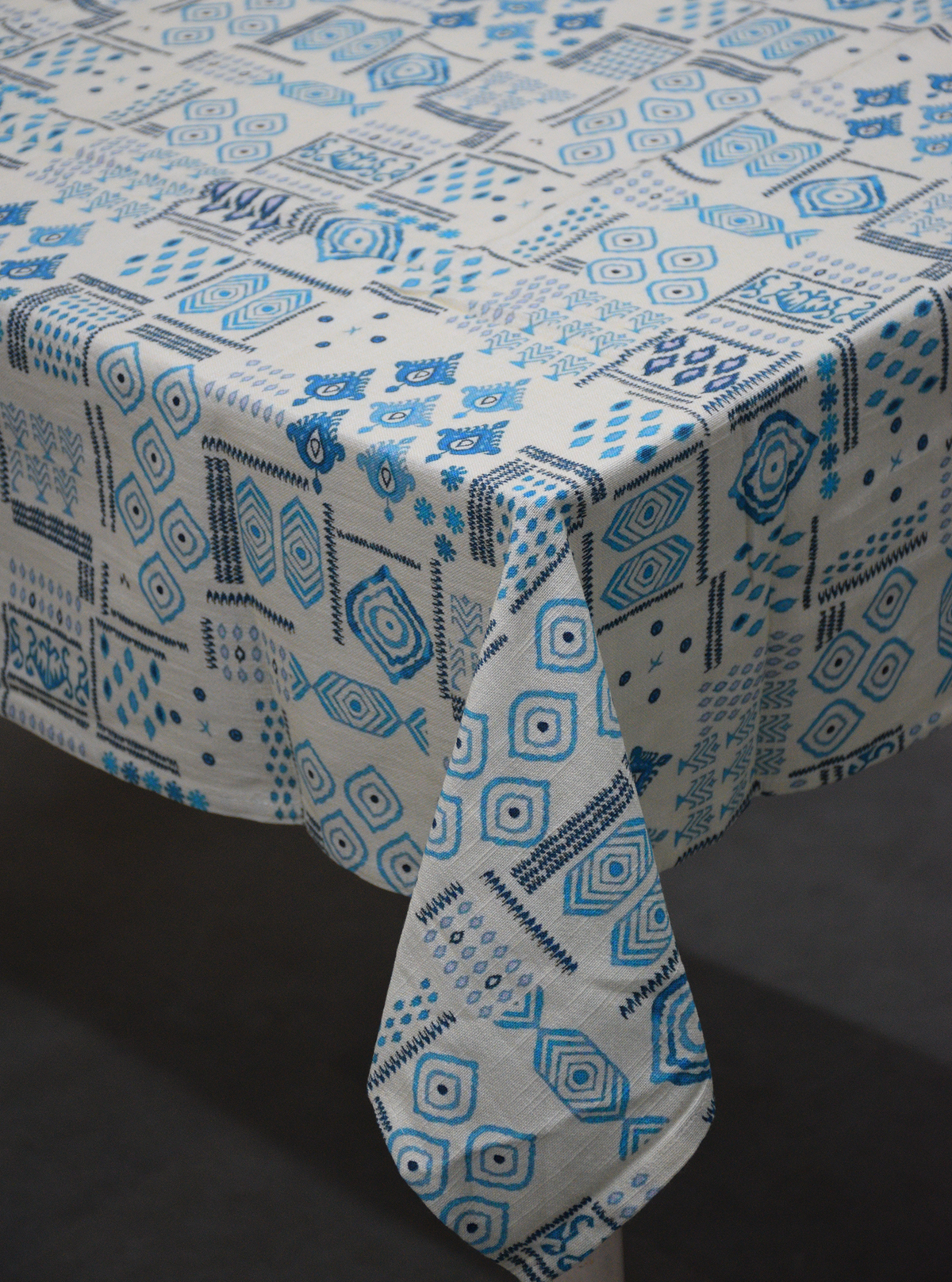 GEO TILES TABLE CLOTH