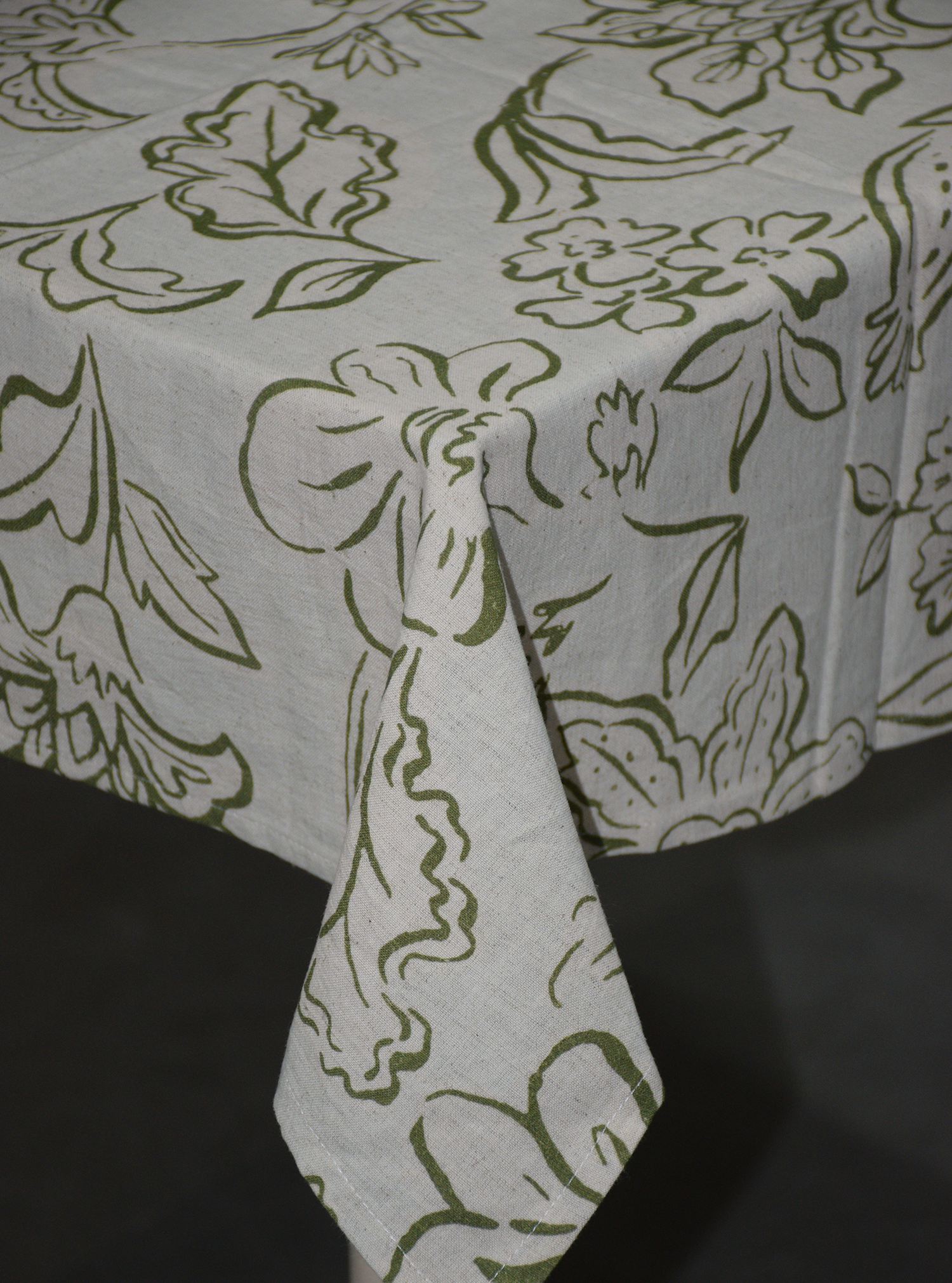 NATURE OUTLINE TABLE CLOTH