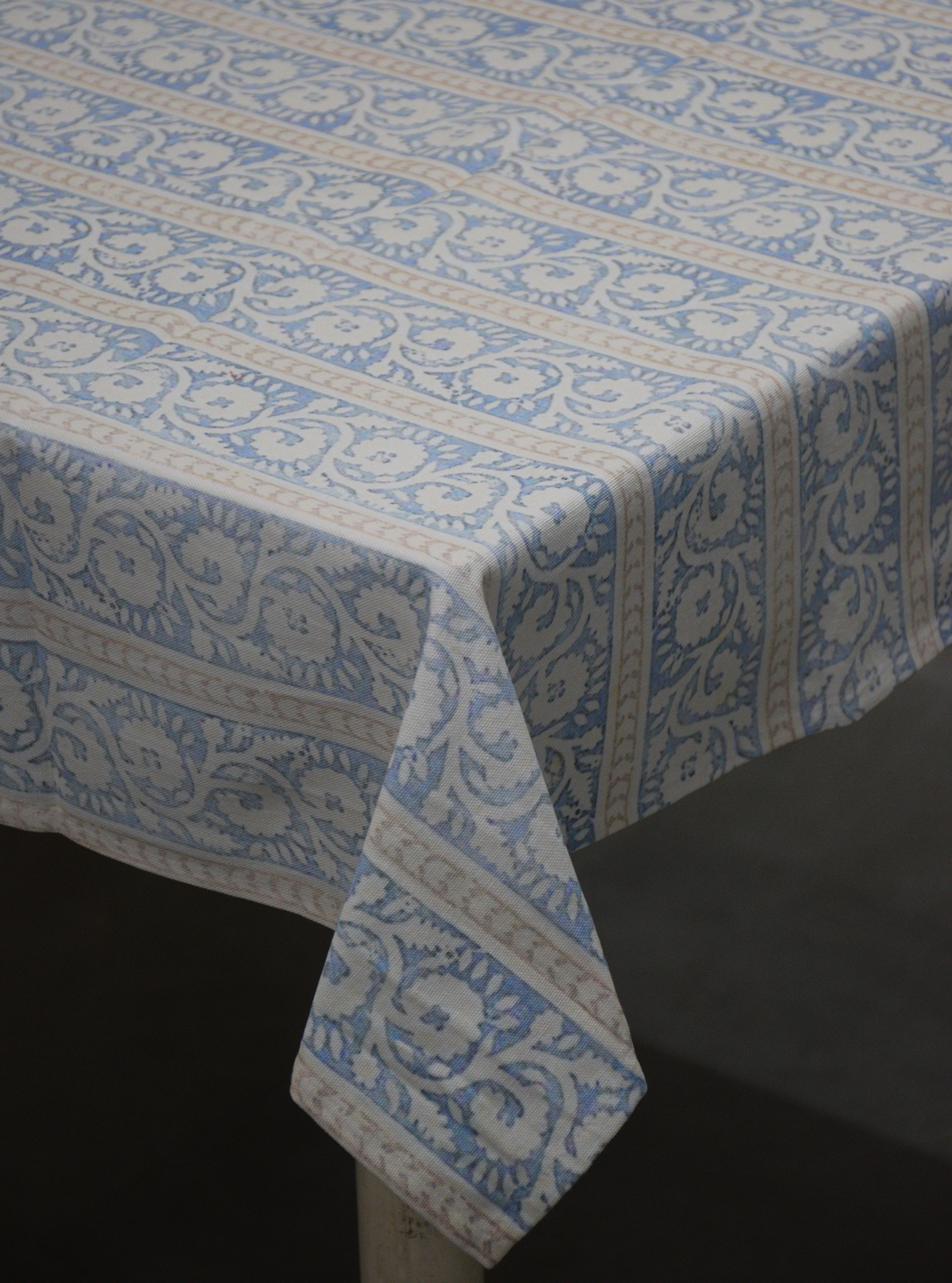 BLUE BREEZE TABLE CLOTH