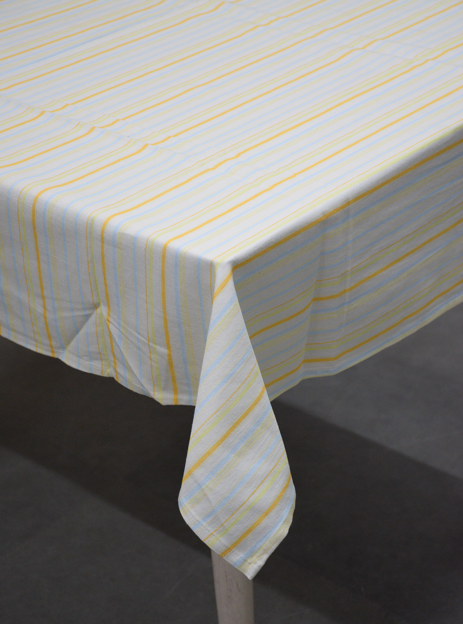 FRESH LINES TABLE CLOTH