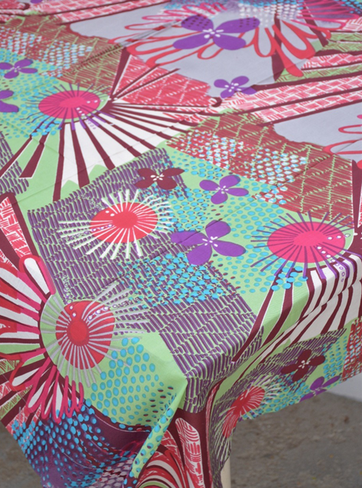 VIBRANT ABSTRACT BLOOM